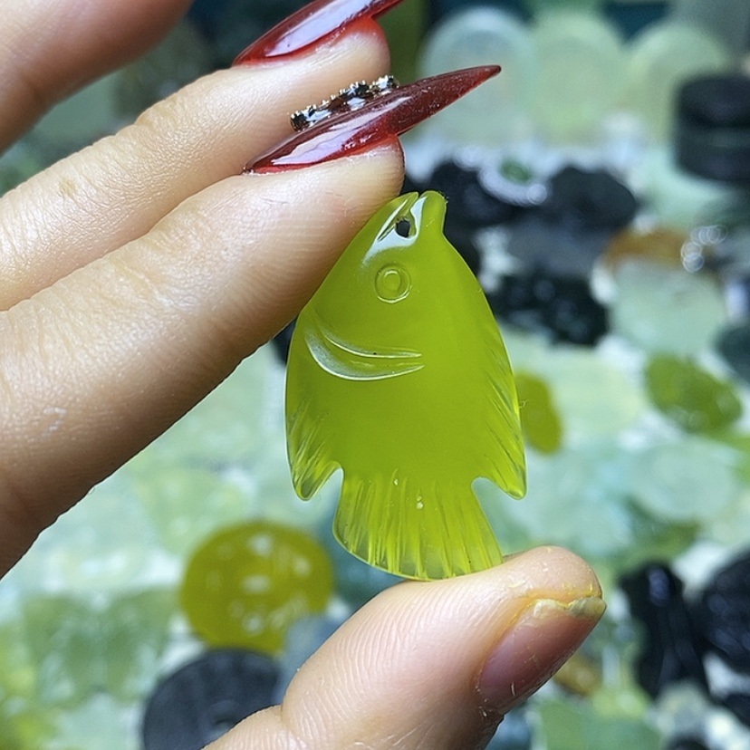 【闪购商品】蛇纹石玉颈饰未镶嵌