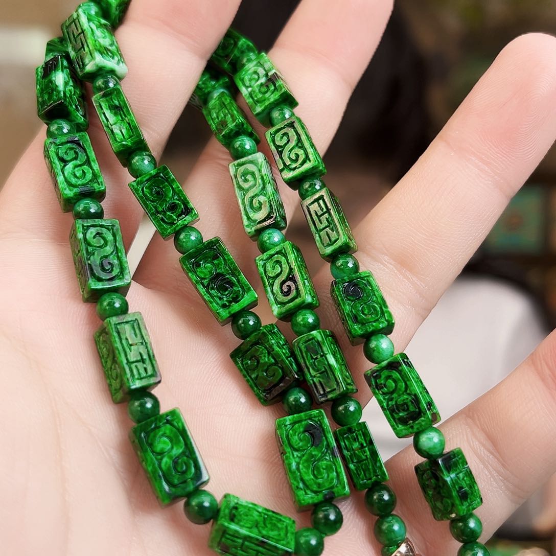 翡翠未镶嵌颈饰项链