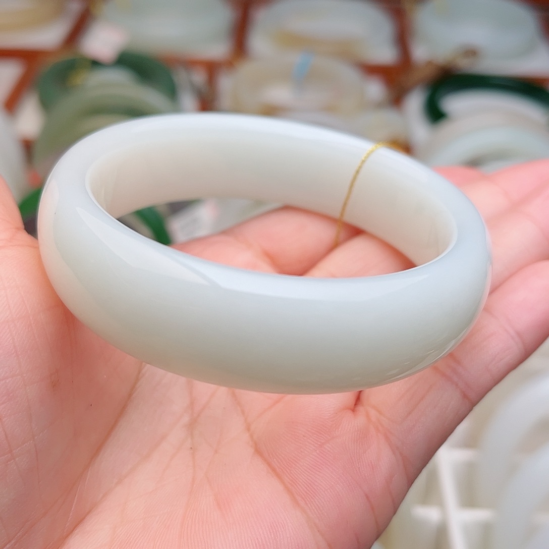 和田玉未镶嵌手镯56.5