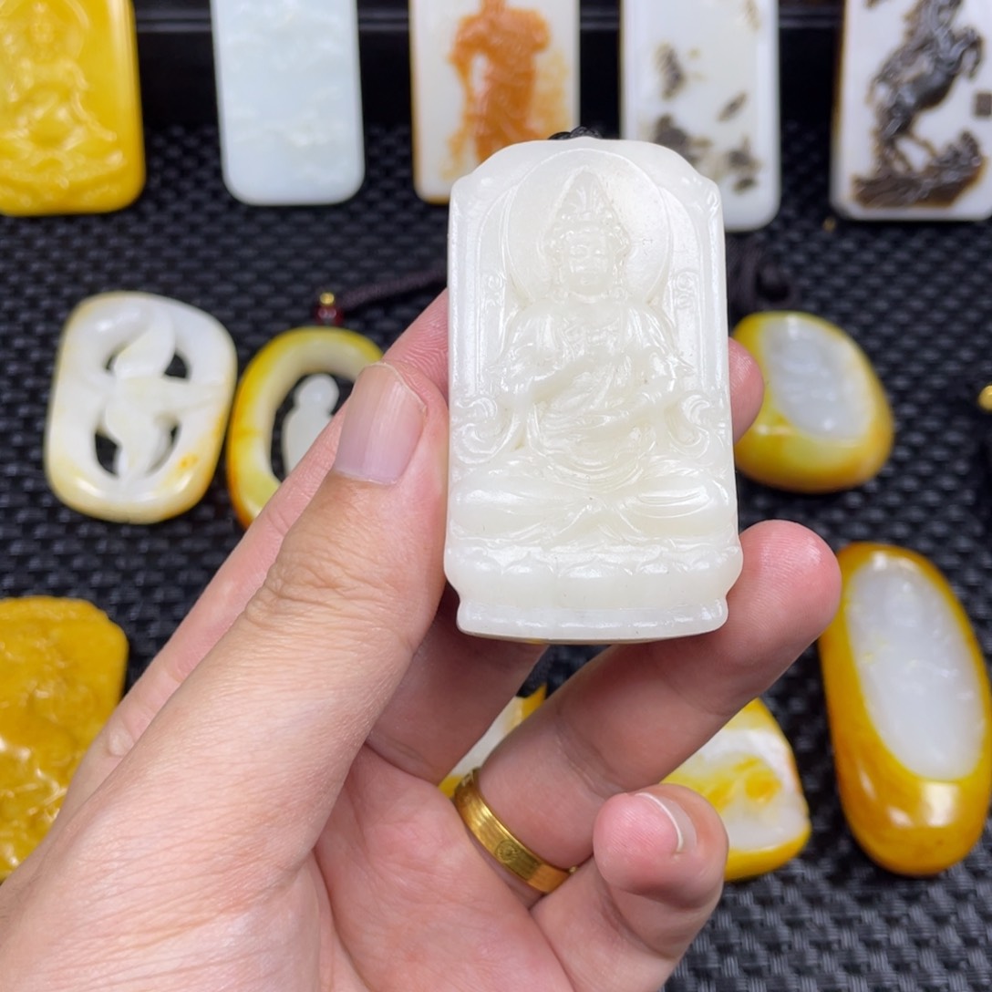 颈饰未镶嵌和田玉