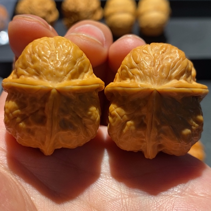 文玩核桃把件34尺火麒麟三棱