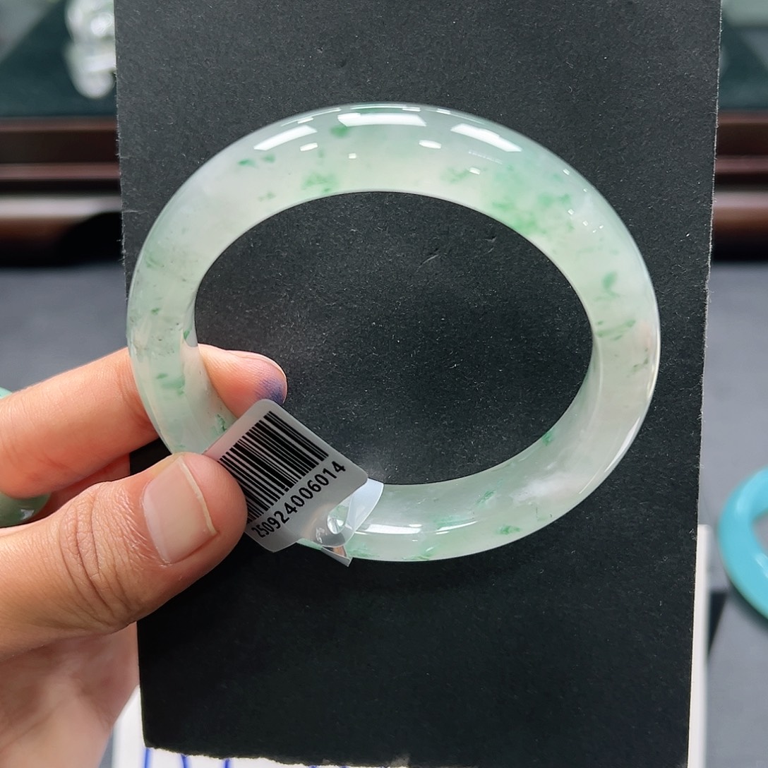 石英质玉（非洲翠）未镶嵌手镯