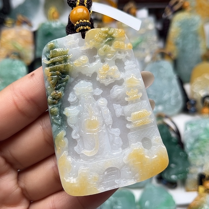 翡翠未镶嵌颈饰财神