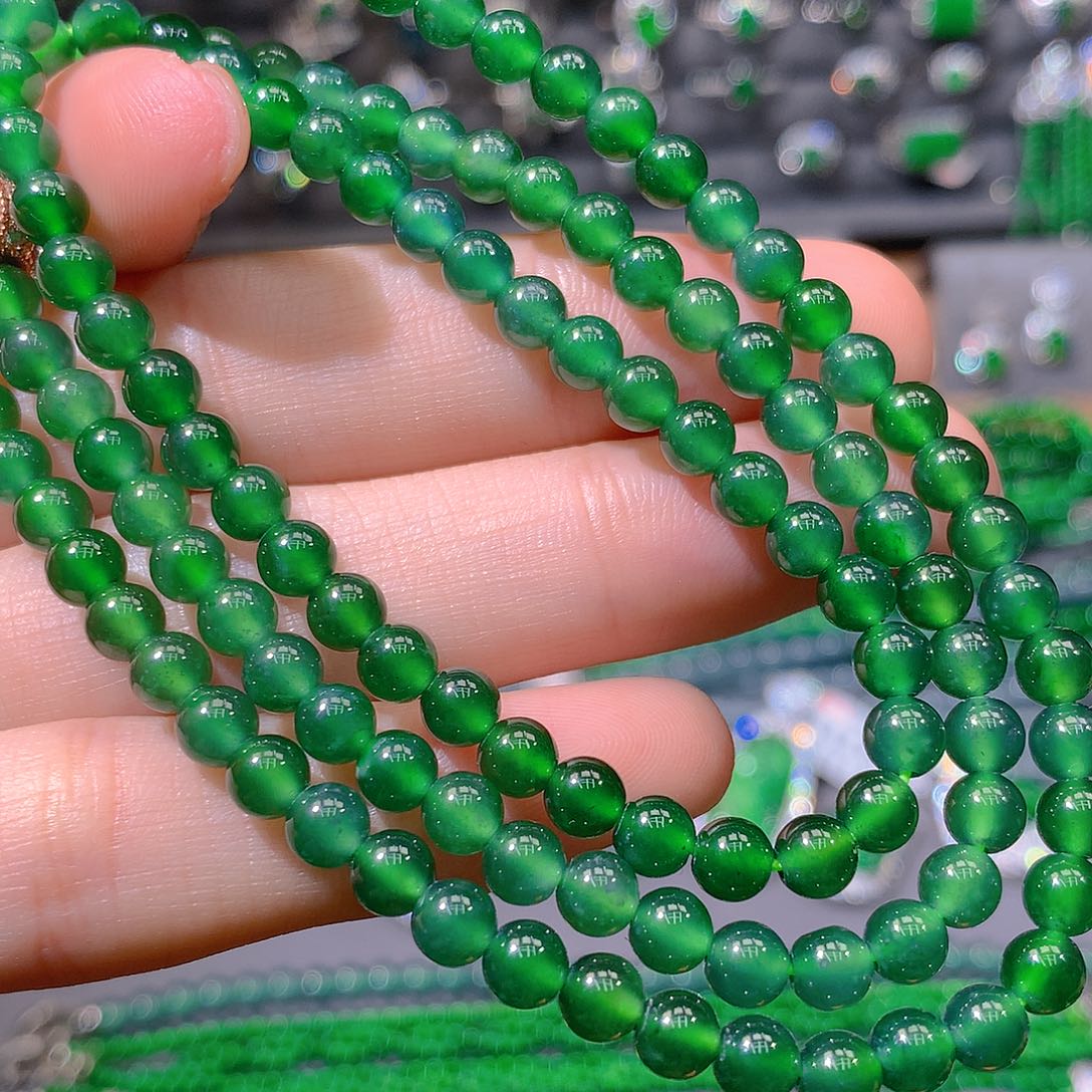 翡翠耳饰未镶嵌天然翡翠