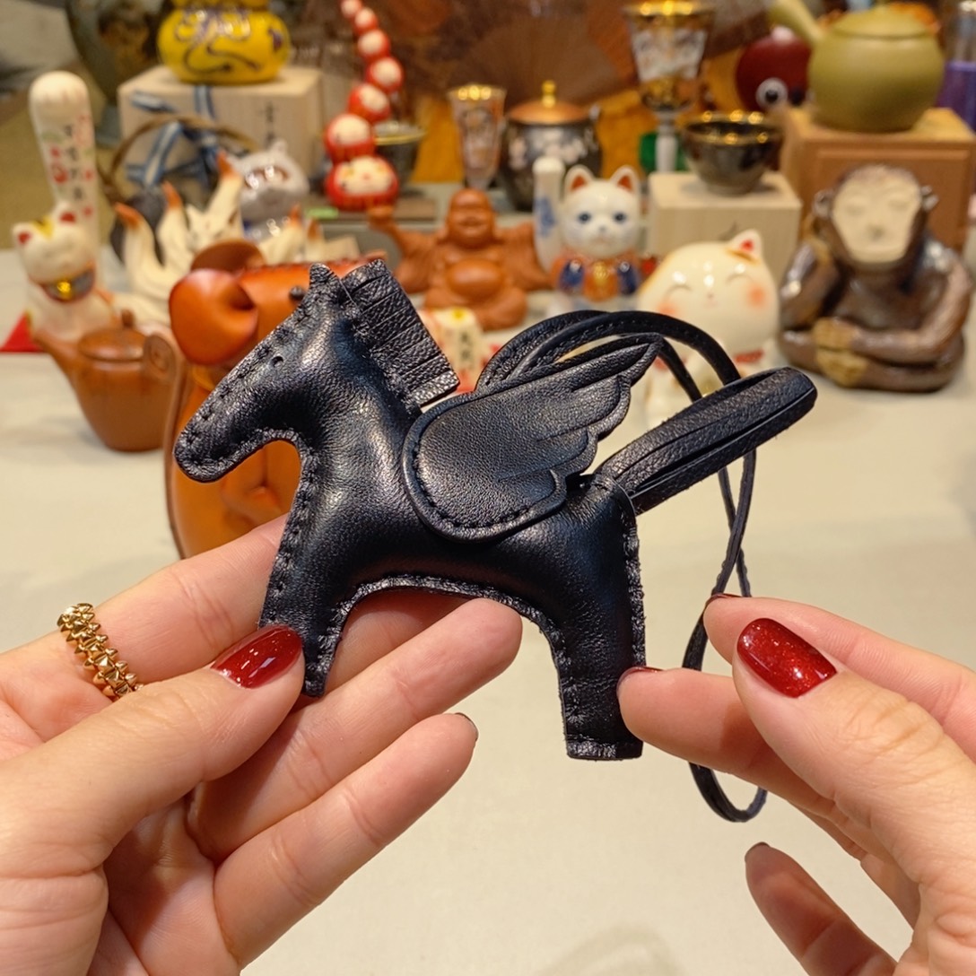 羊皮（革）小牛皮（革）