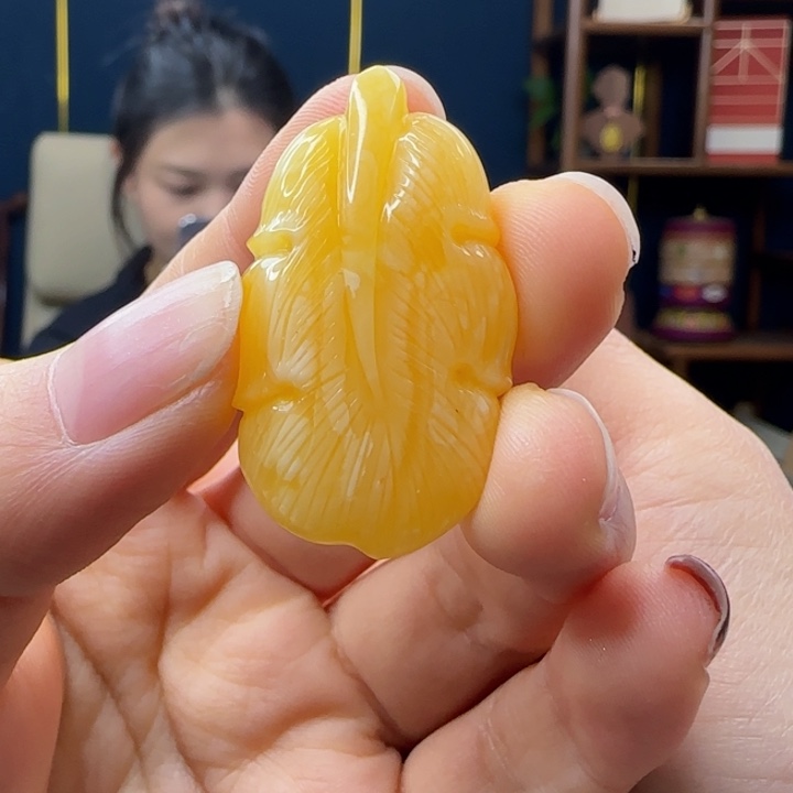 蜜蜡吊坠(赠链)未镶嵌
