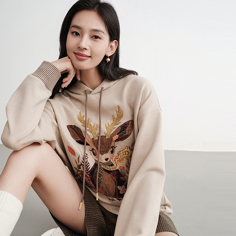 EP雅莹早秋新款 天丝羊毛空气层贴布绣休闲宽松卫衣上衣5203A