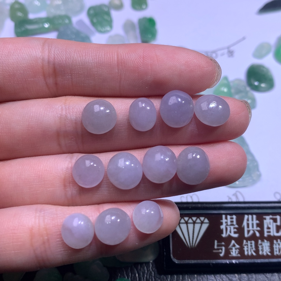 翡翠颈饰未镶嵌蛋面