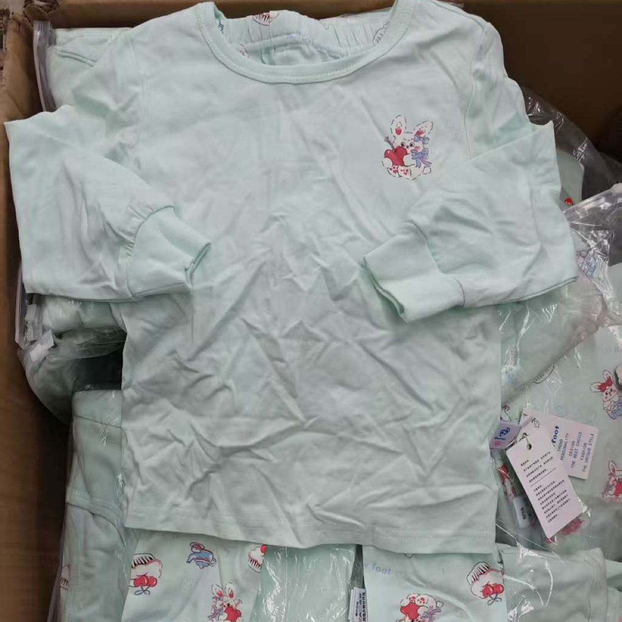 女宝绿色兔兔秋衣套装859423