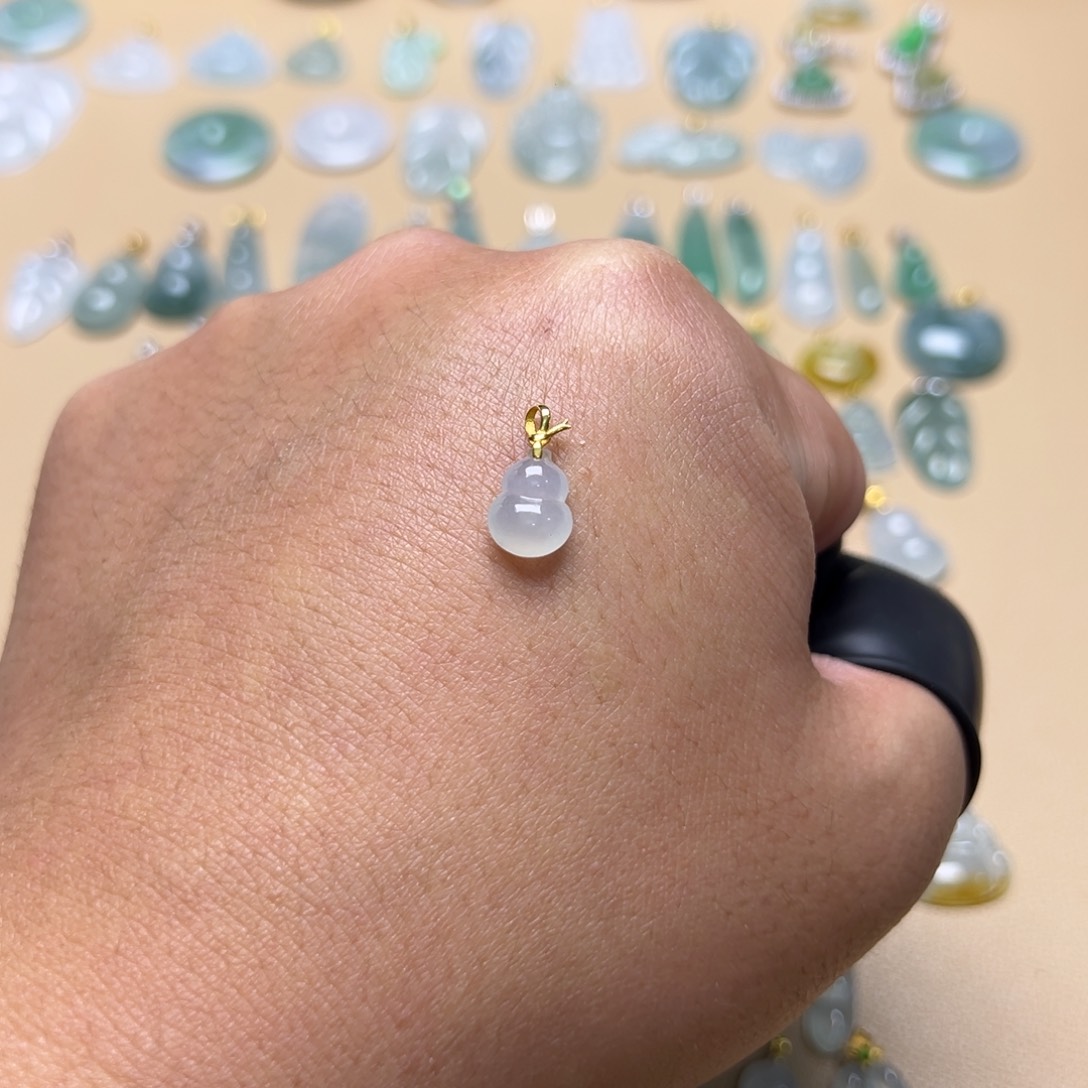 翡翠颈饰18K金镶嵌葫芦