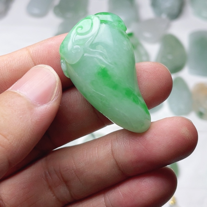 翡翠未镶嵌颈饰翡翠