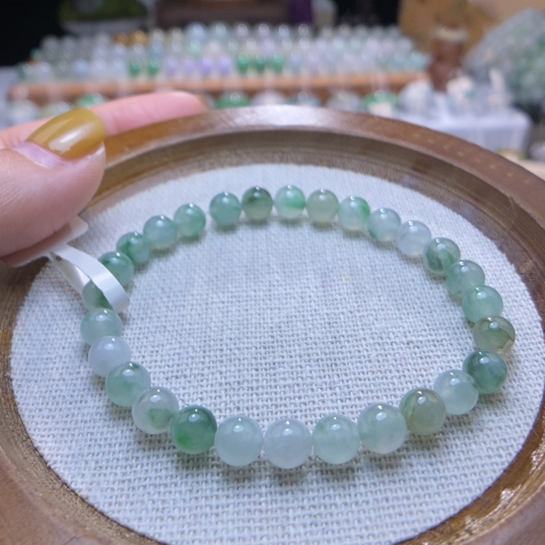 翡翠未镶嵌颈饰卡6飘绿手串