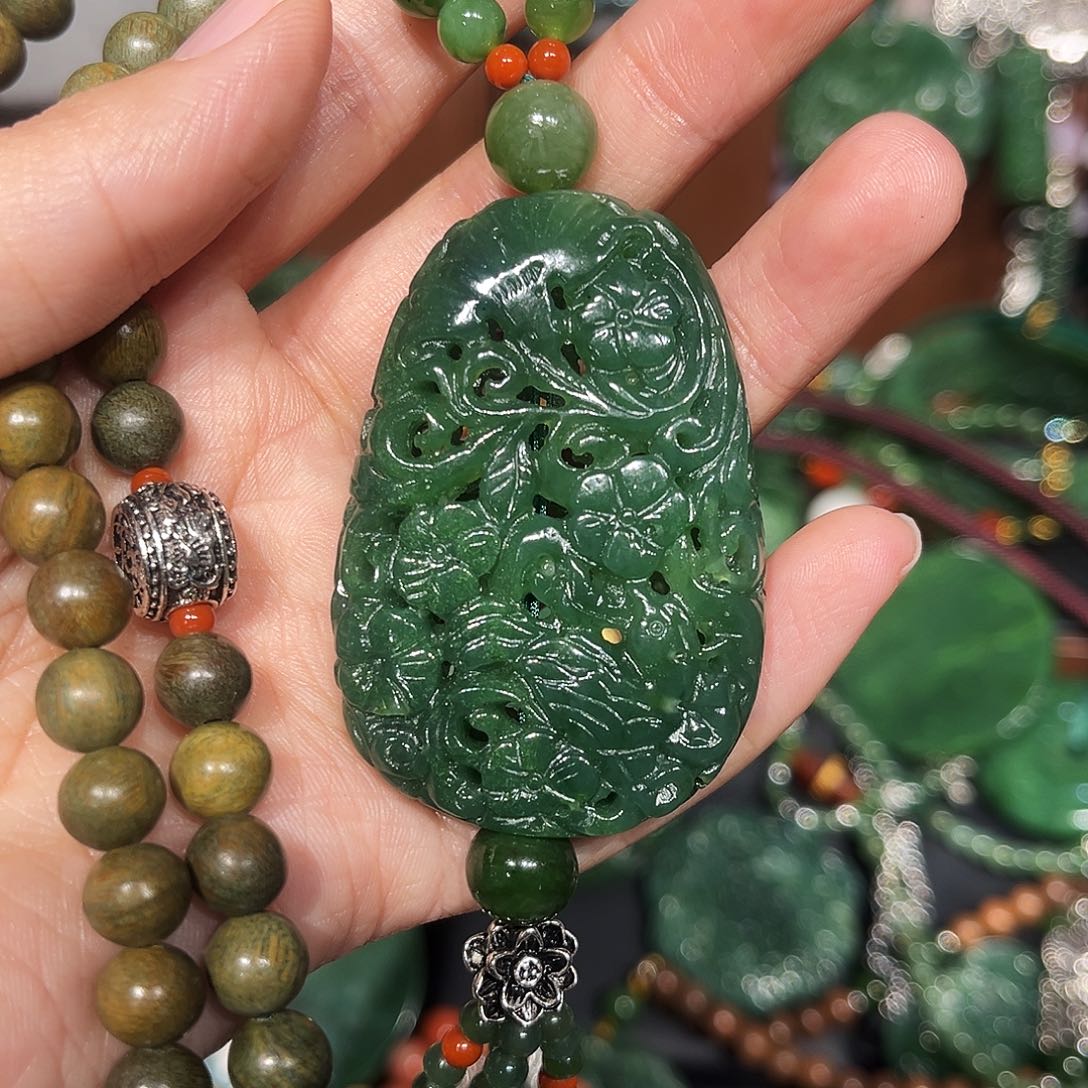 颈饰未镶嵌和田玉（碧玉）喵***姐