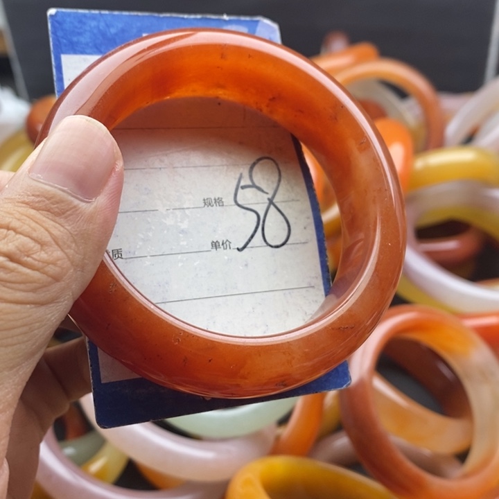 石英质玉手镯未镶嵌