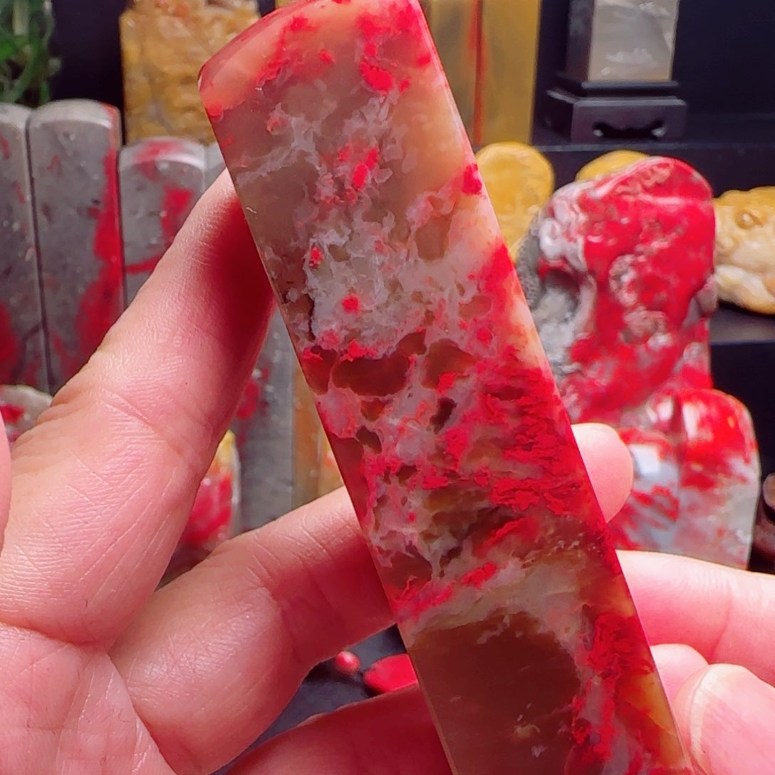 昌化石昌化鸡血石