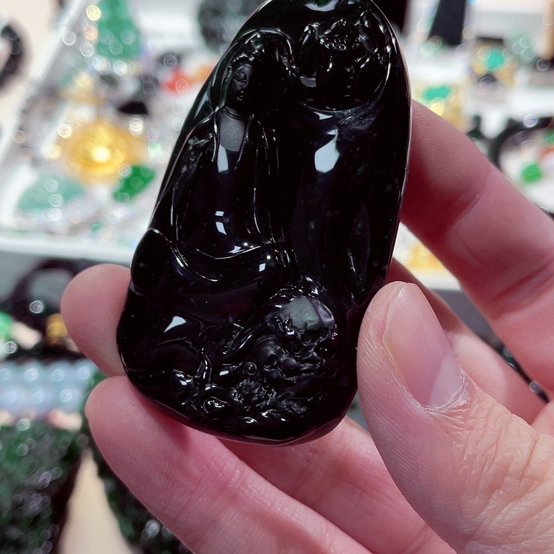 翡翠颈饰未镶嵌翡翠