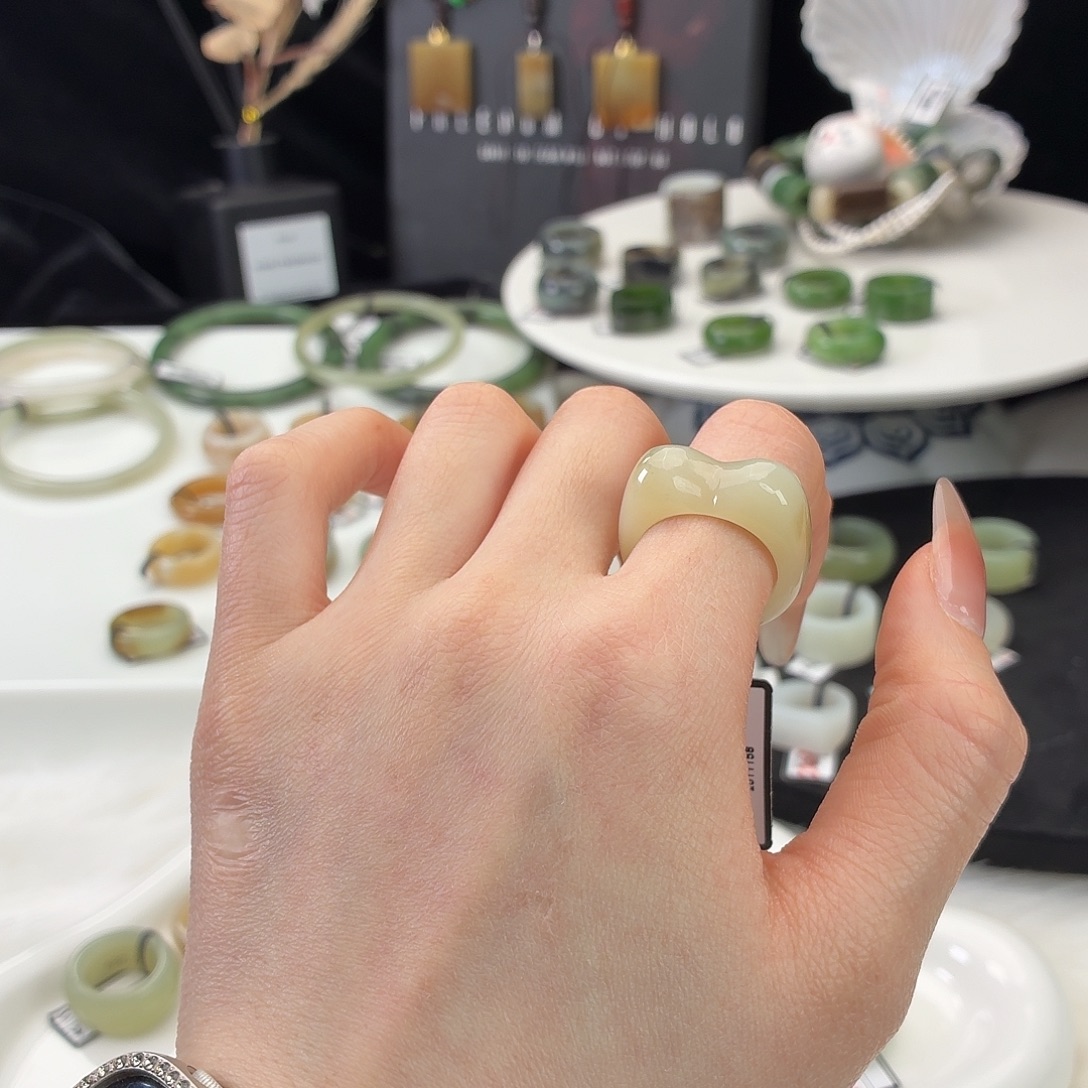 和田玉（糖玉）未镶嵌戒指j125奶糖猫耳18.3