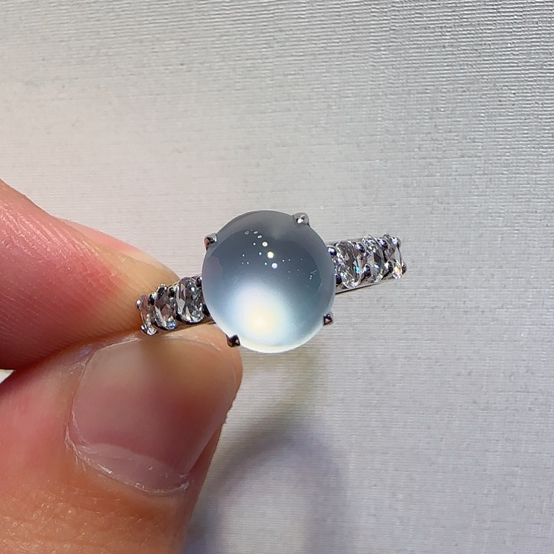 翡翠戒指18K金镶嵌戒指