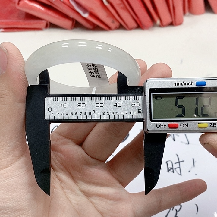 翡翠手镯未镶嵌123             