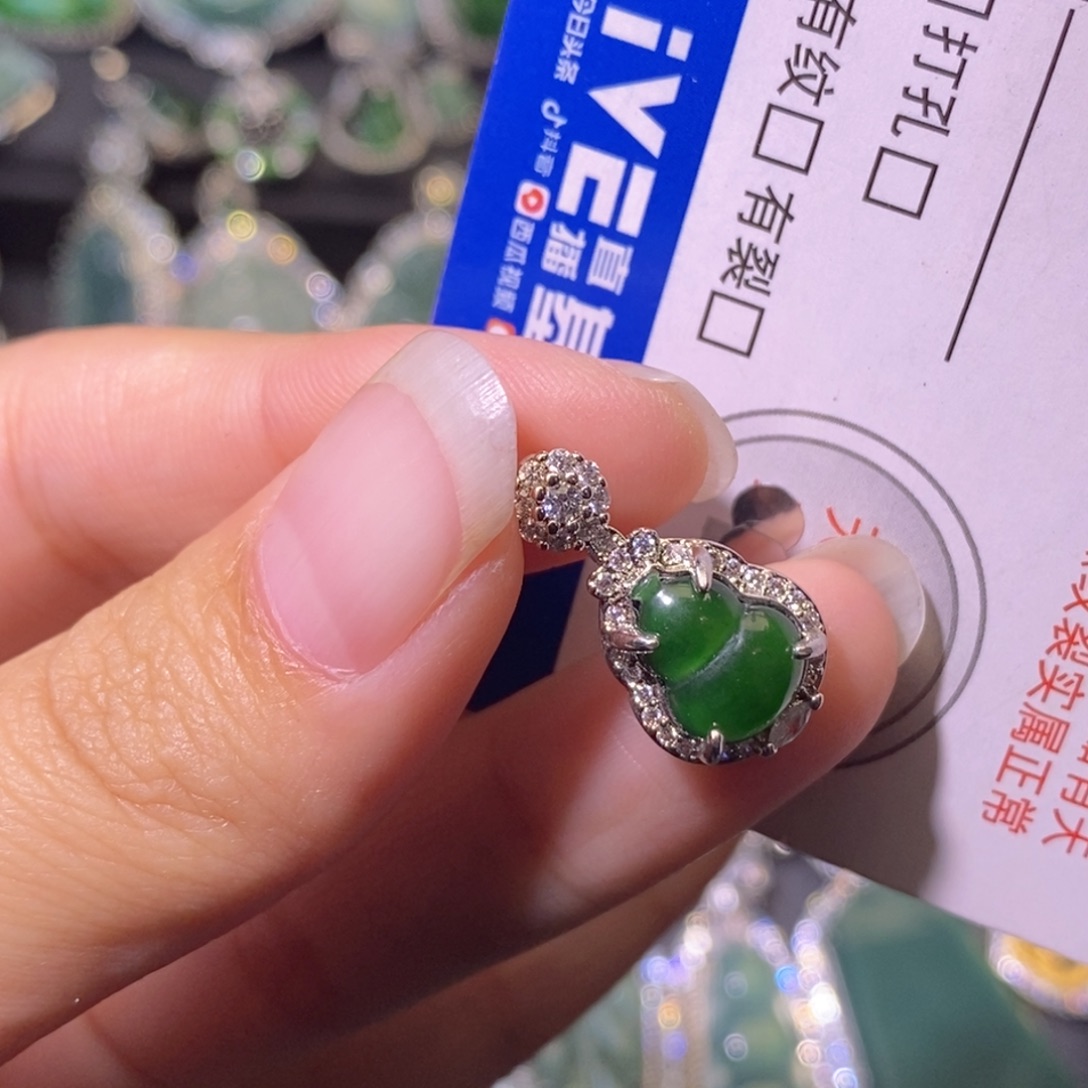 释***鹿翡翠未镶嵌颈饰天然