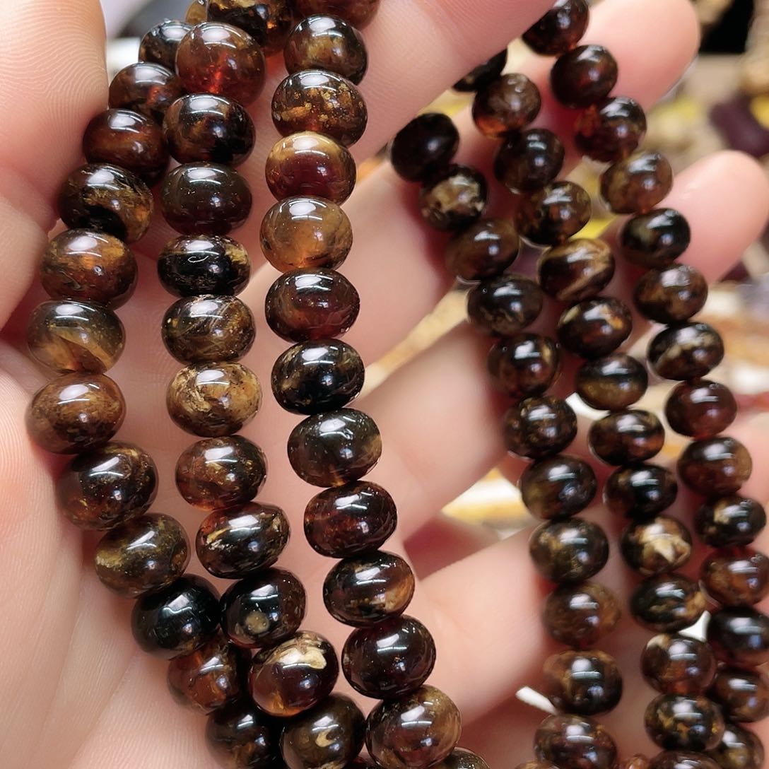 琥珀裸石未镶嵌九