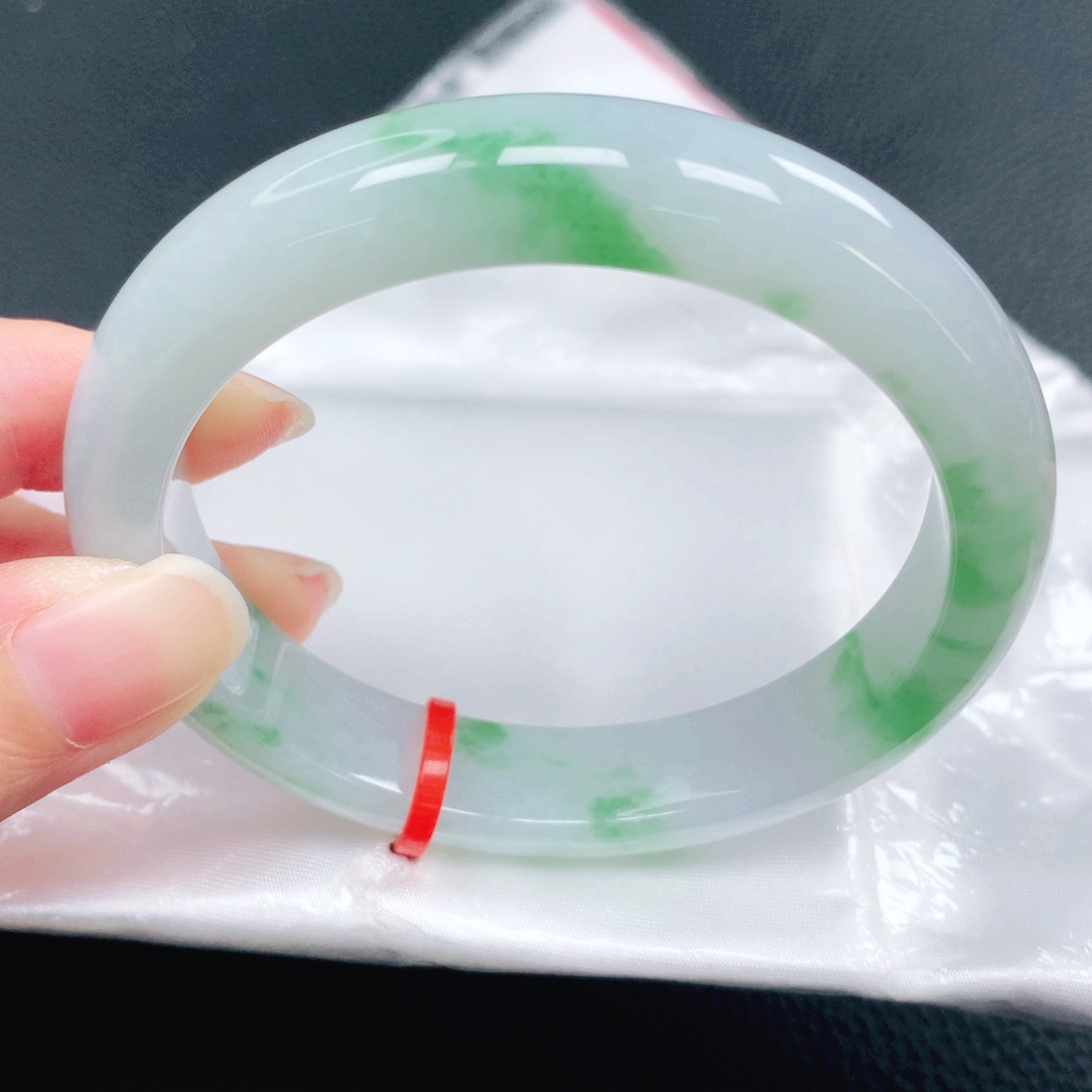 翡翠未镶嵌手镯56圈