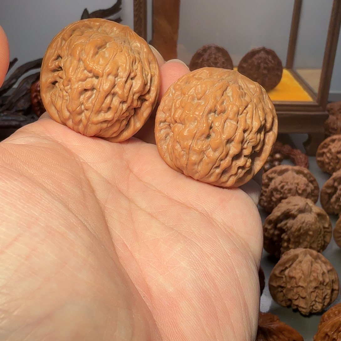 文玩核桃把件38尺寸莲花虎头