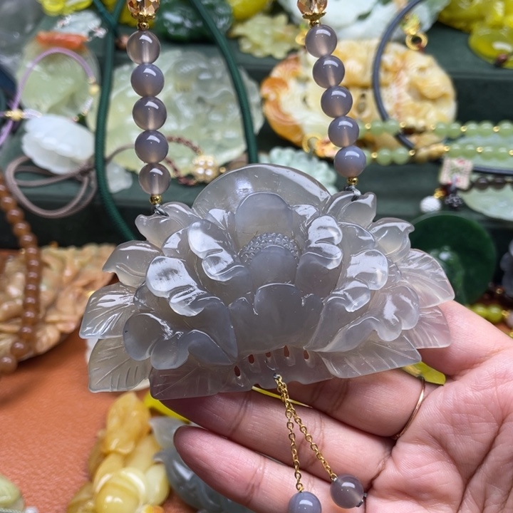 蛇纹石玉合金颈饰