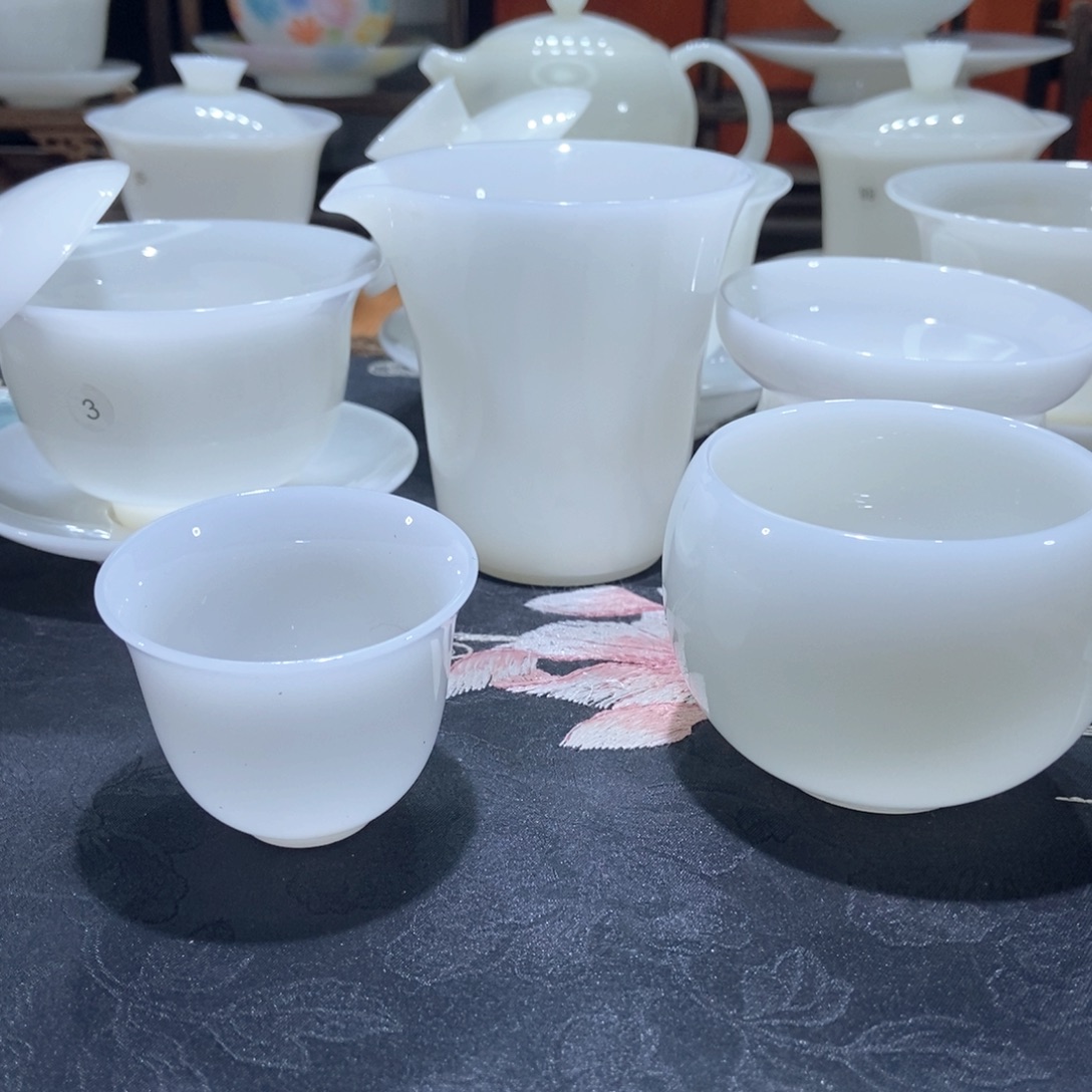 我想去吃东西的啊哈喽啊哈哈