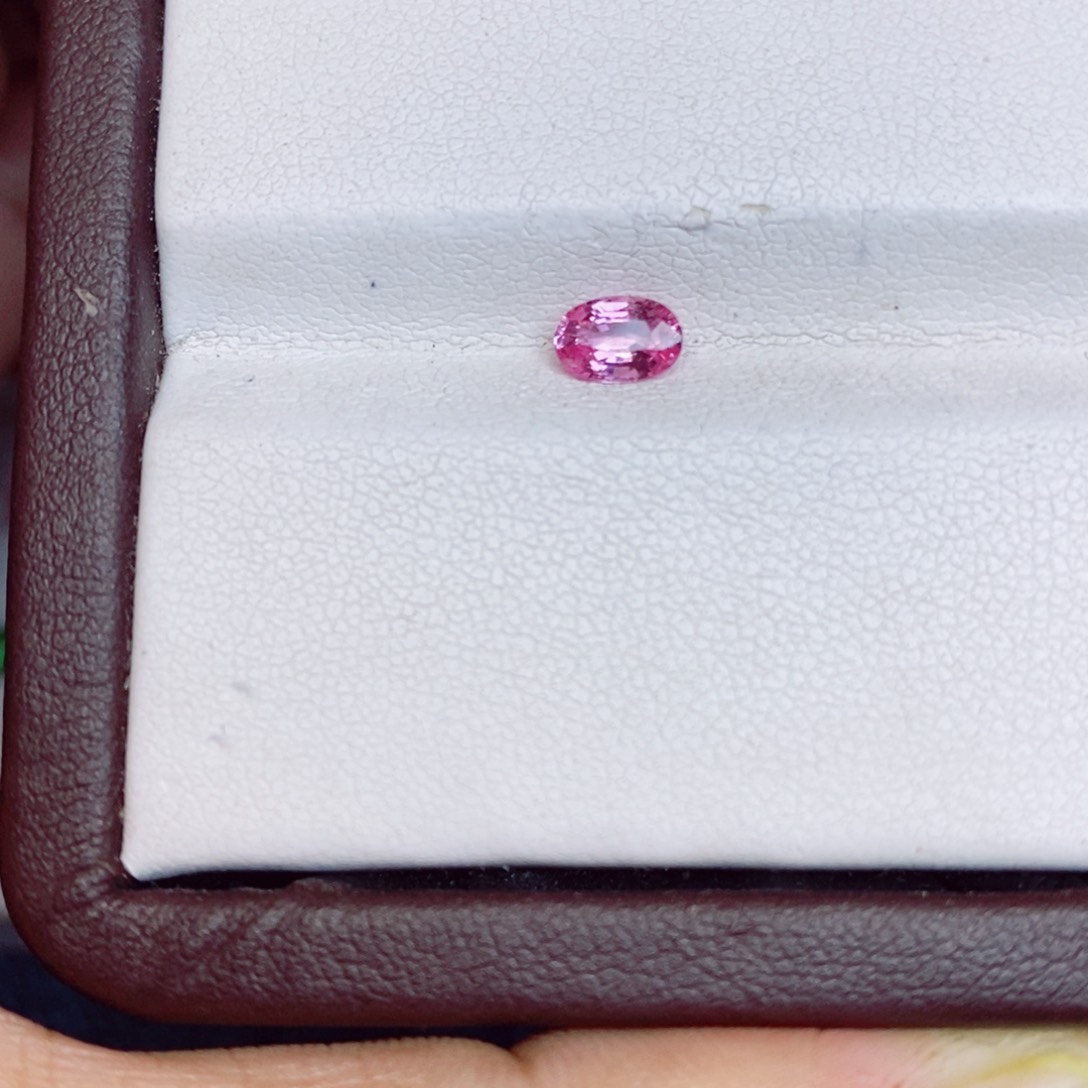蓝宝石裸石未镶嵌粉色蓝宝石4*6