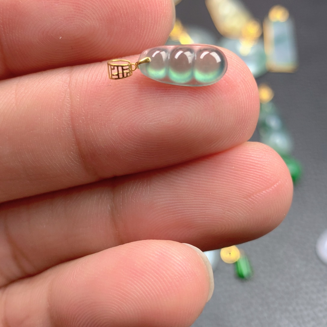 【闪购商品】颈饰18K金镶嵌翡翠翡翠