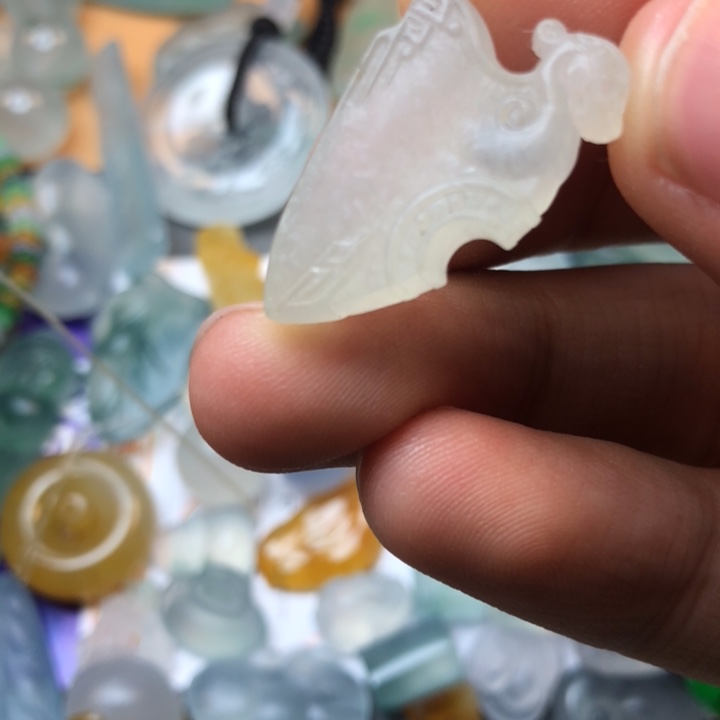 定制翡翠未镶嵌挂件