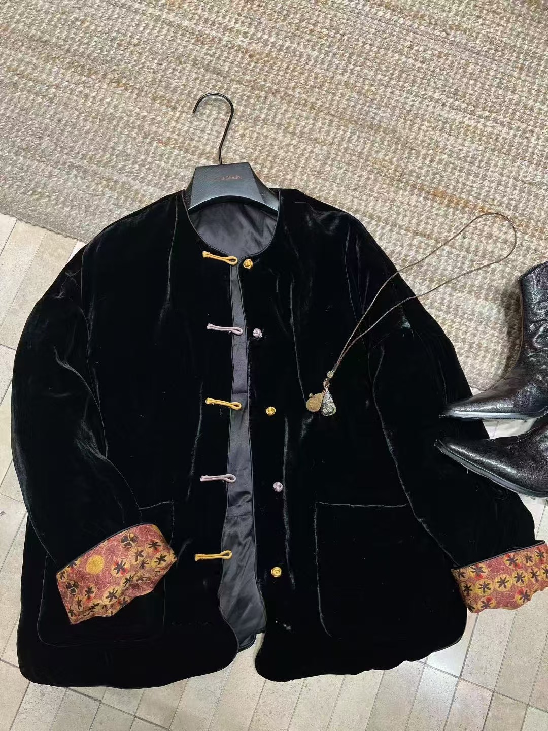 设计师款新中式国风高级真丝丝绒黑色复古老钱风气场羽绒服