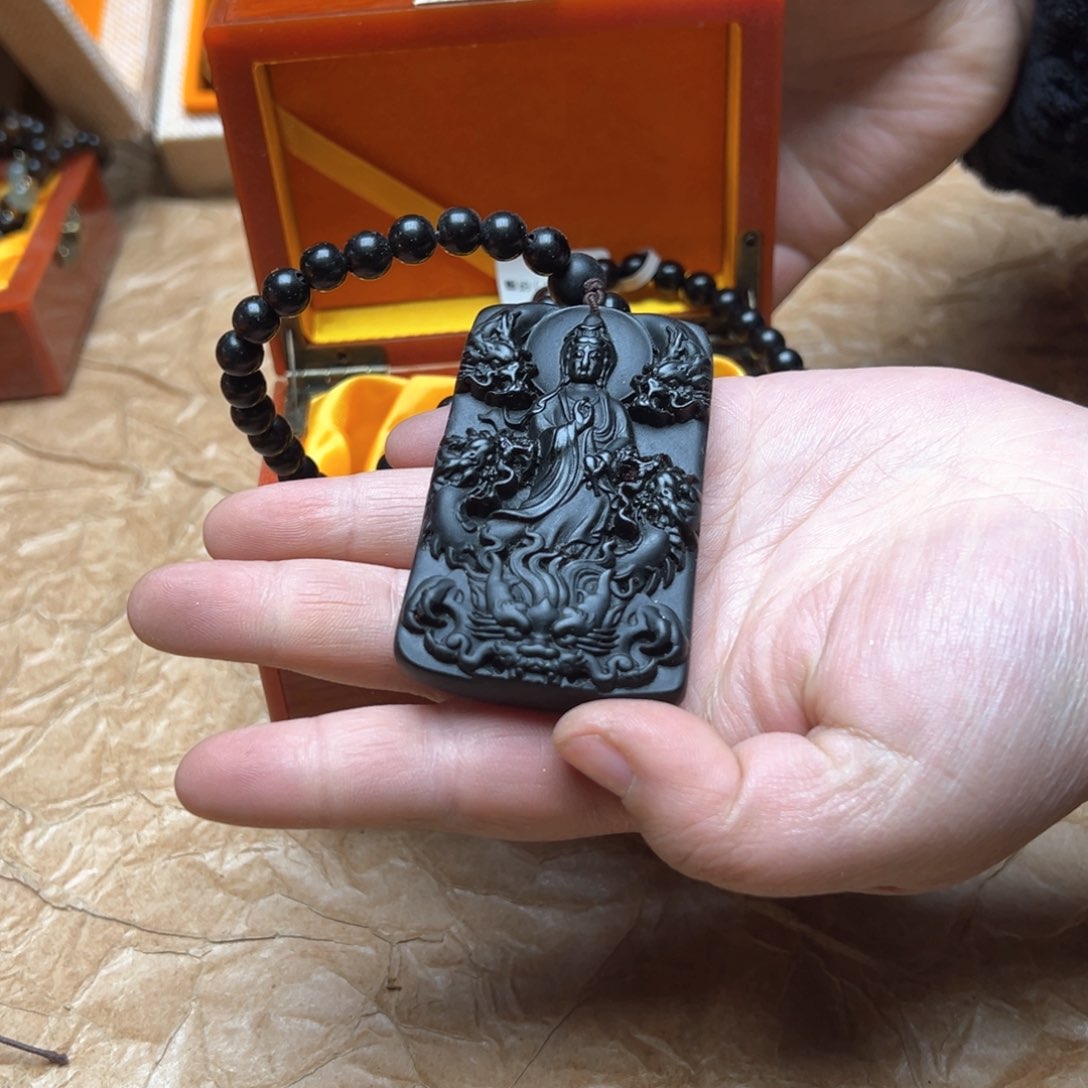 大叶紫檀（黑酸枝木类）