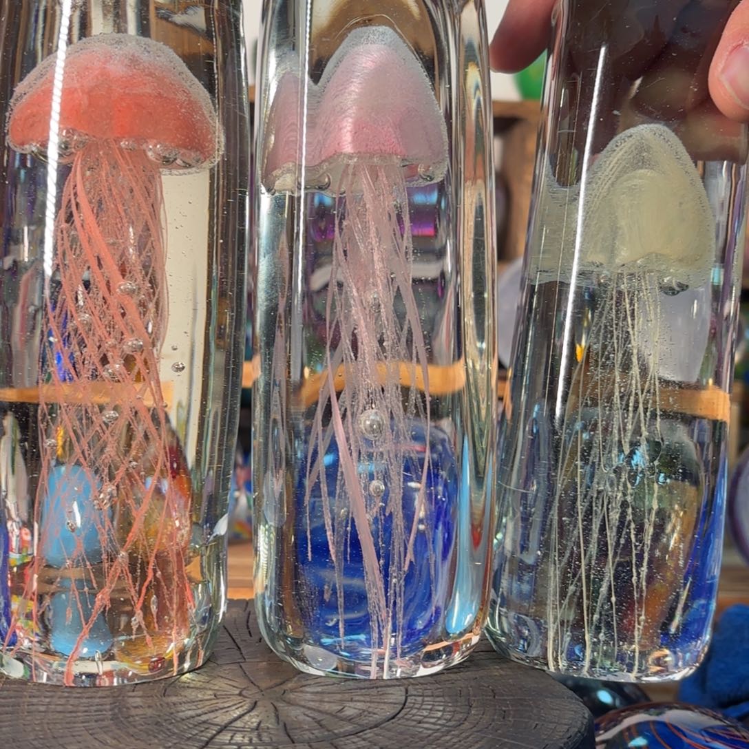 朱***靚琉璃手工艺品微瑕3个