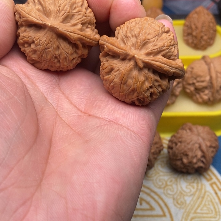 文玩核桃吊坠宫灯狮子头41尺