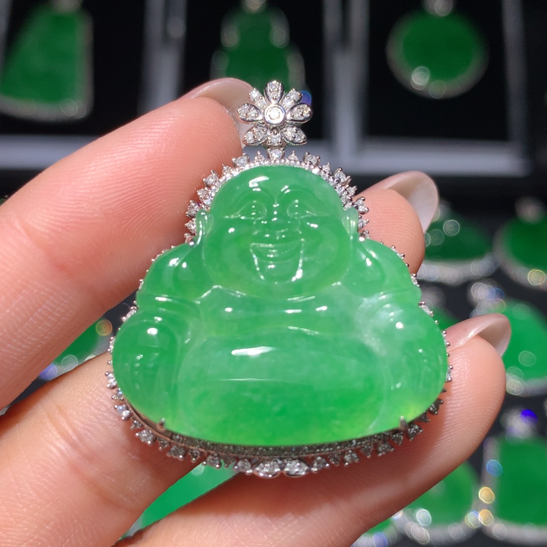 翡翠18K金镶嵌颈饰翡翠