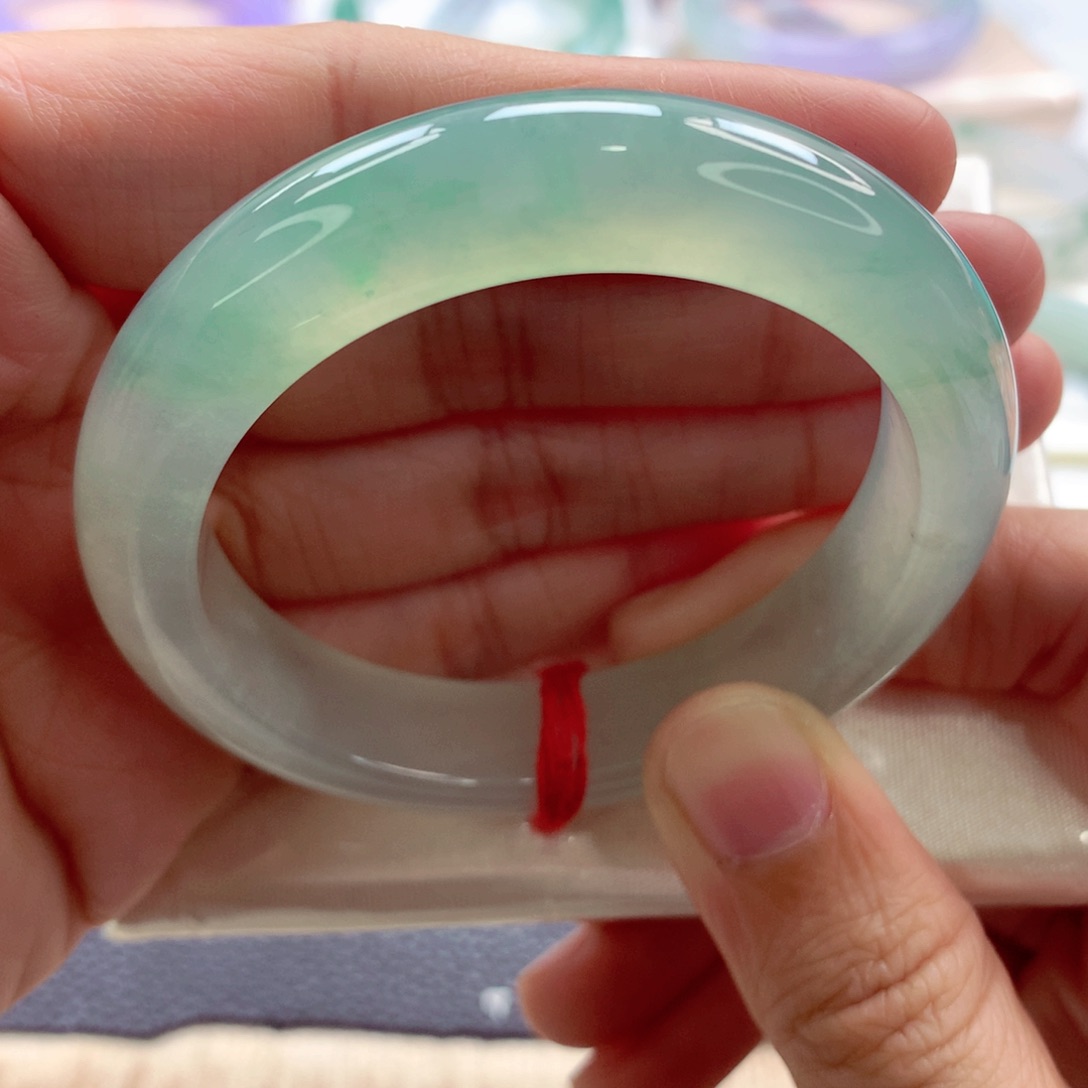 翡翠手镯未镶嵌50.3炸光甜绿毕业一定要拍A