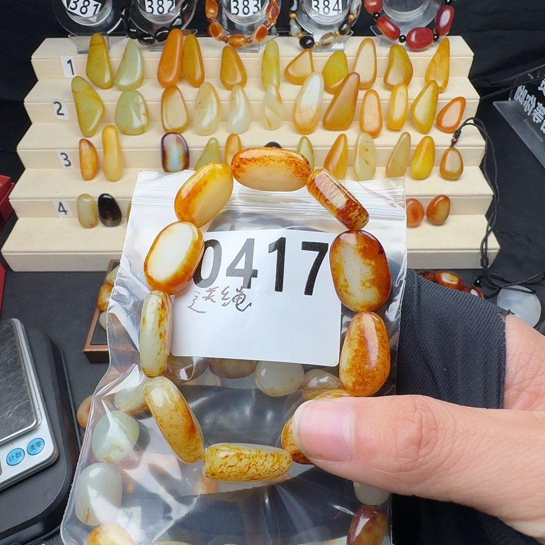 和田玉手串未镶嵌我****吧