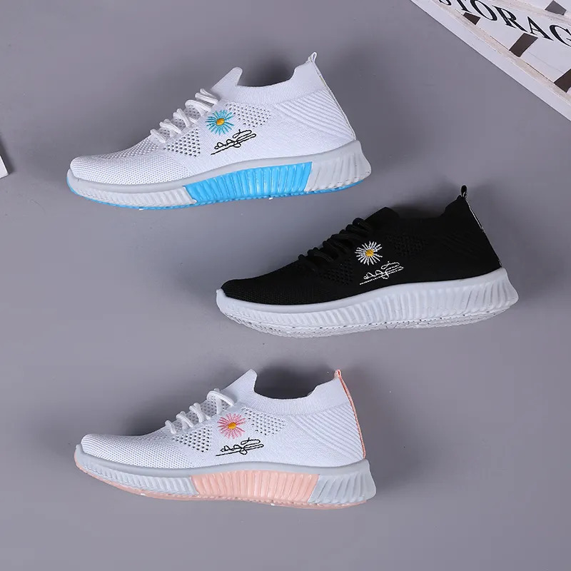新款春夏季女士飞织运动鞋时尚百搭跑步鞋网面透气休闲女学生