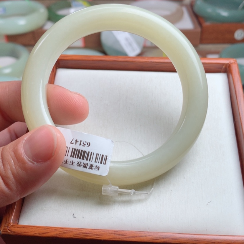 【闪购商品】和田玉手镯未镶嵌32号，60.6