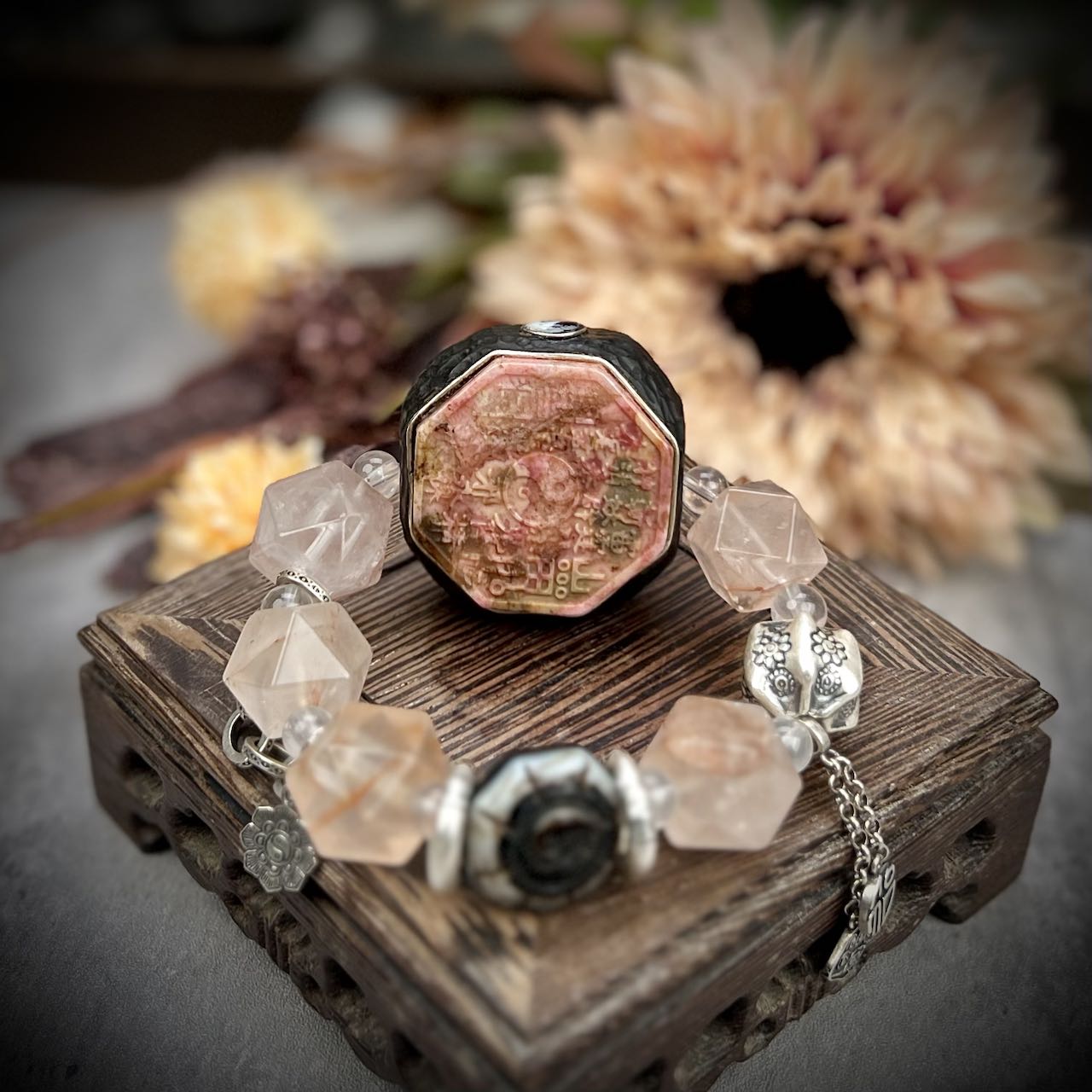 手工粉八棱山鬼手串