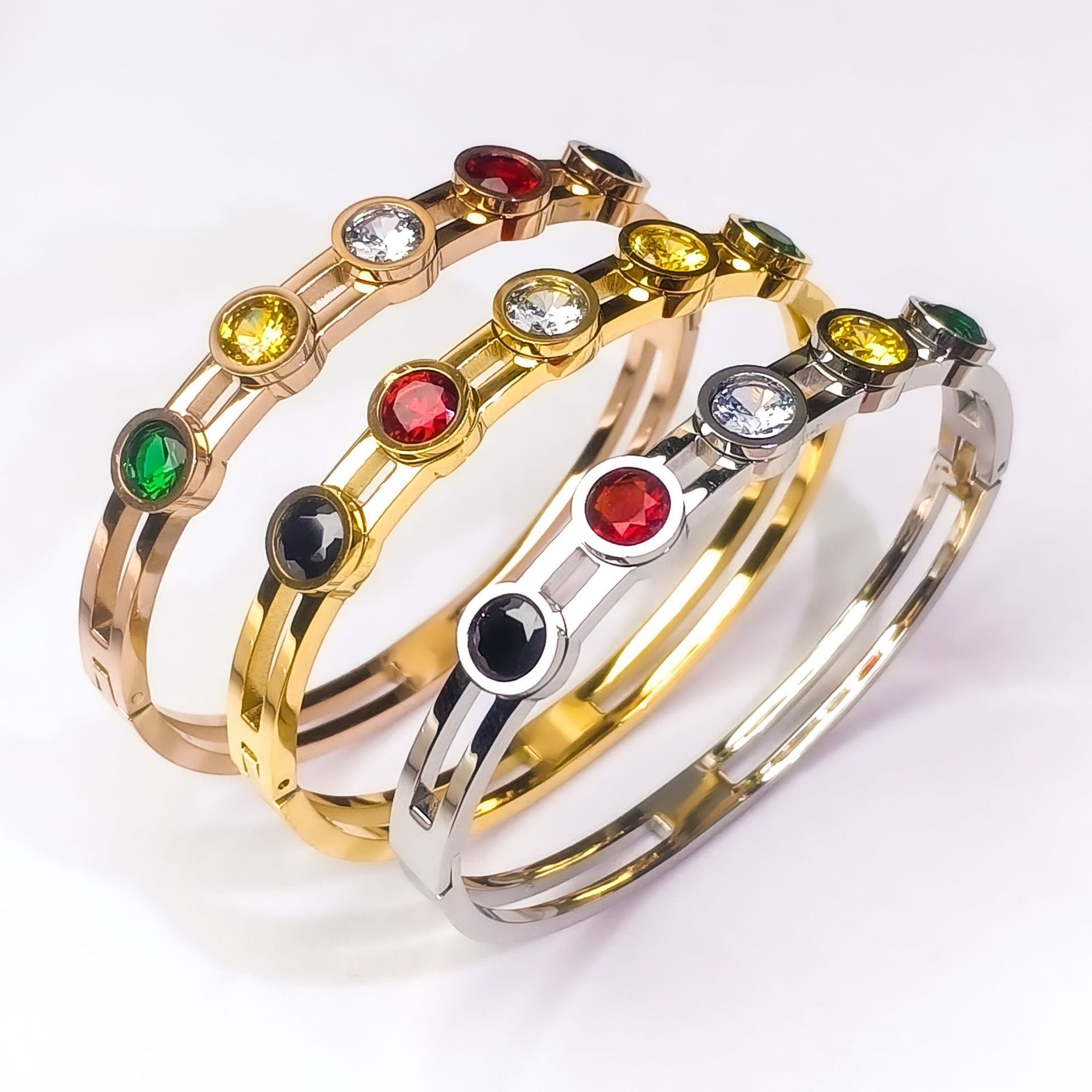 钛钢手镯 时尚钛钢手镯爆款女生高级感不掉色镶钻手镯手环196