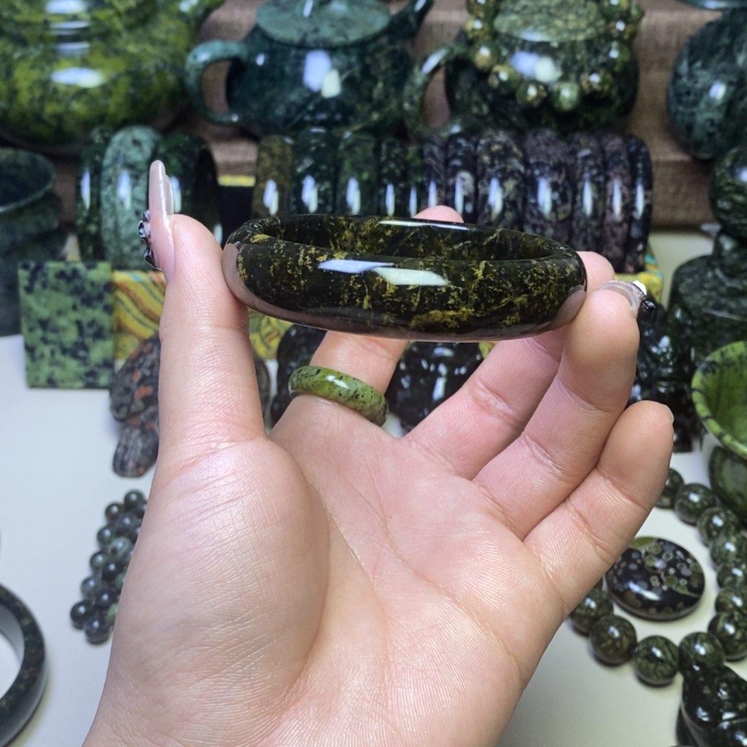蛇纹石玉手链未镶嵌浓