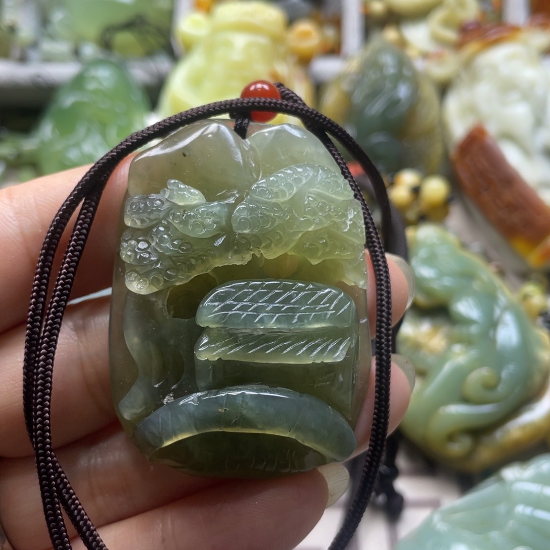 岫玉颈饰未镶嵌吊坠