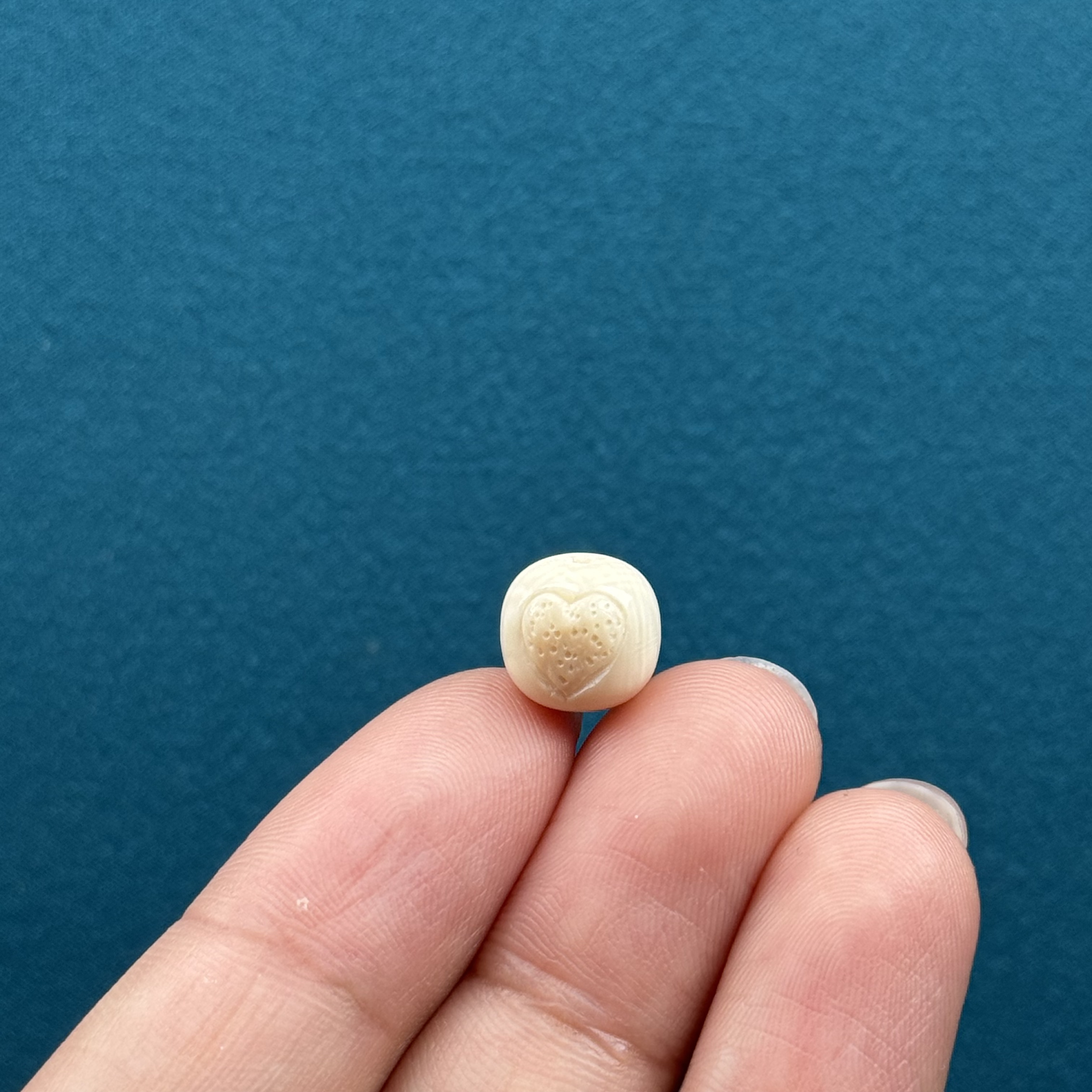 K11-19天然猛犸牙雕刻配饰10*9.3mm一物一图支持复检