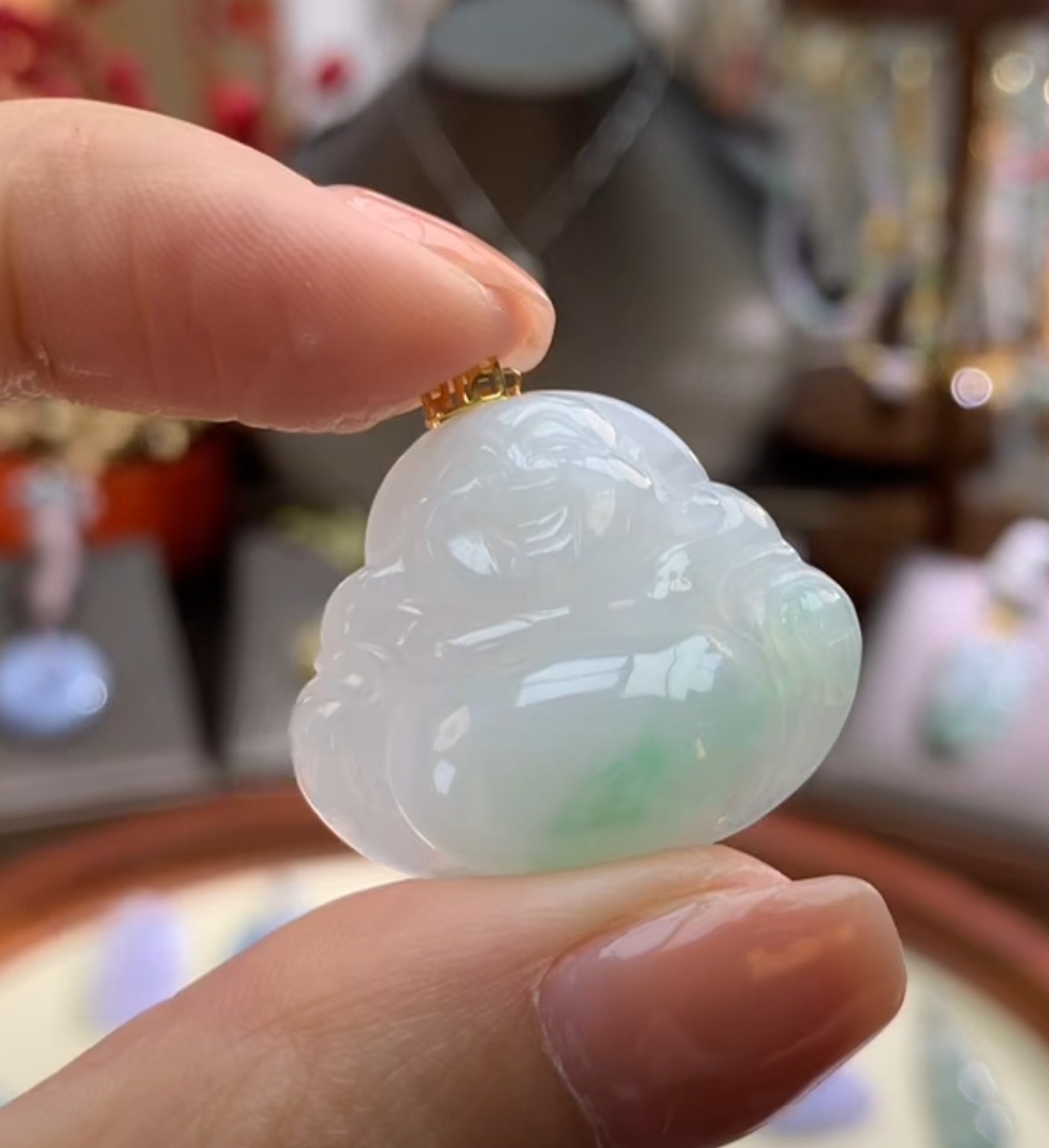 天然A货翡翠吊坠