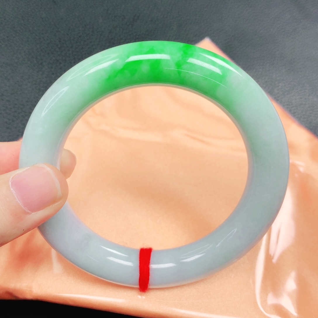 翡翠未镶嵌手镯55圈口