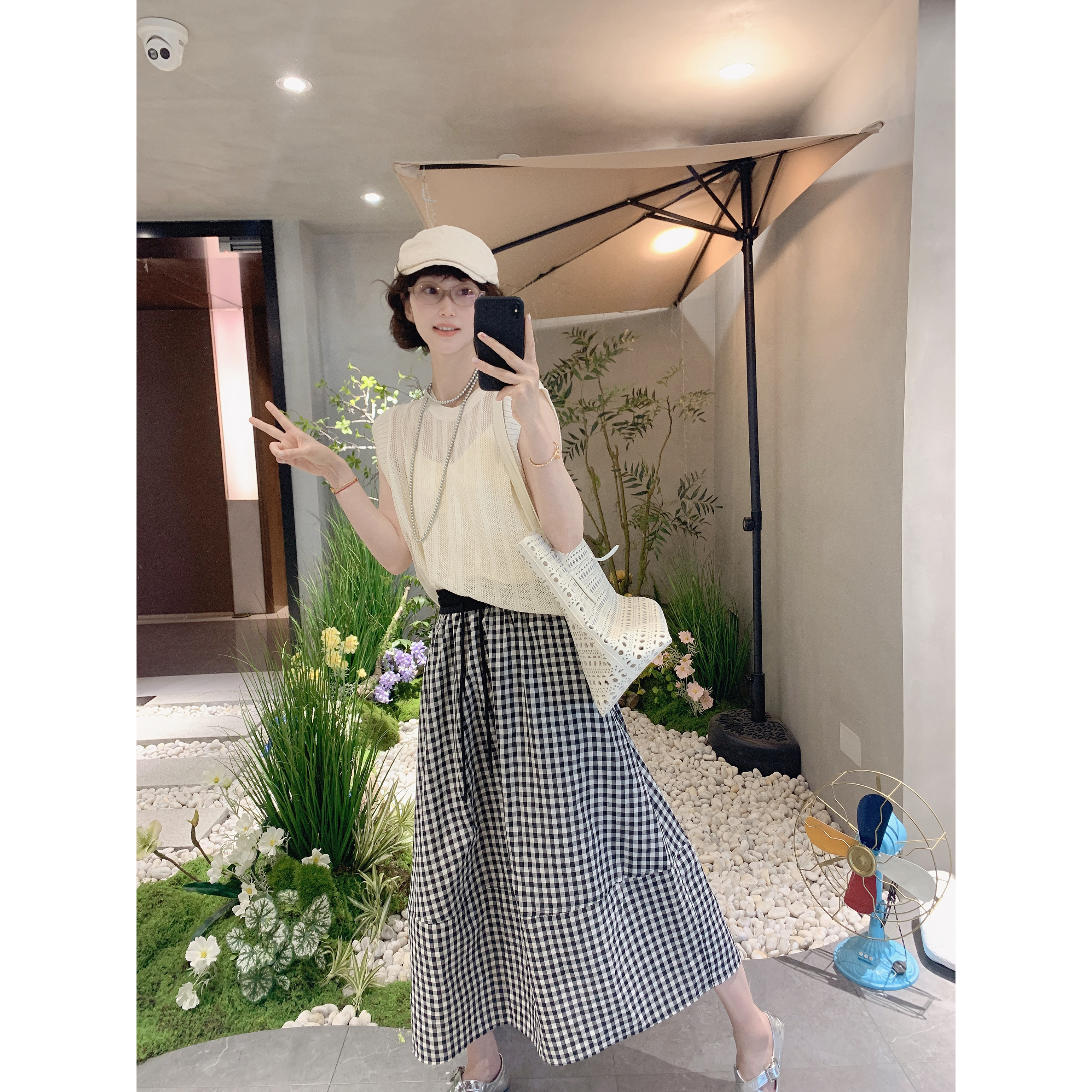 【骆小姐私服】通勤2025夏高级感后背蕾丝拼接上衣时髦镂空透气马甲