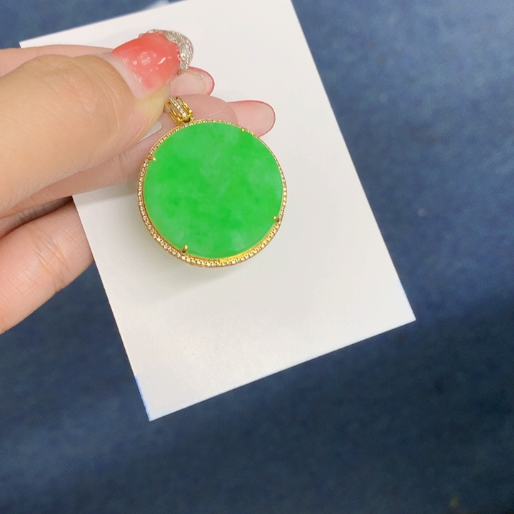 颈饰18K金镶嵌翡翠天然翡翠